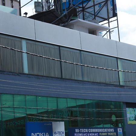 Hotel Port View Residency Pvr Nedumbassery Esterno foto