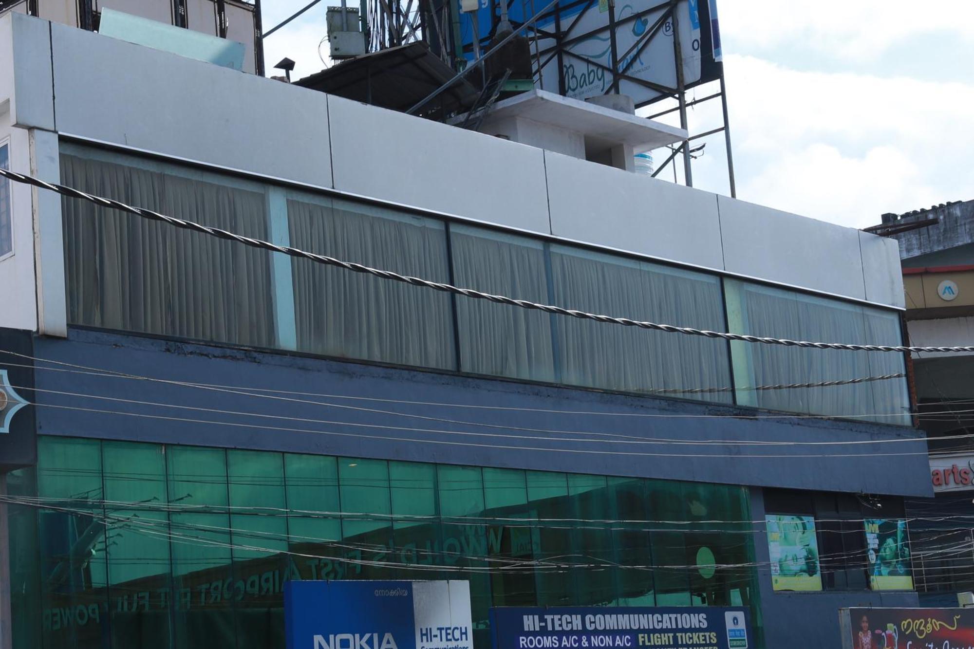Hotel Port View Residency Pvr Nedumbassery Esterno foto