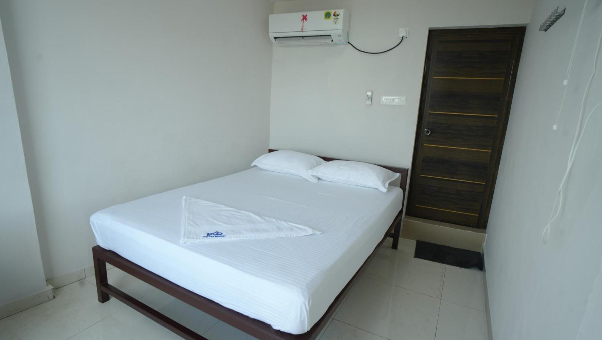 Hotel Port View Residency Pvr Nedumbassery Esterno foto