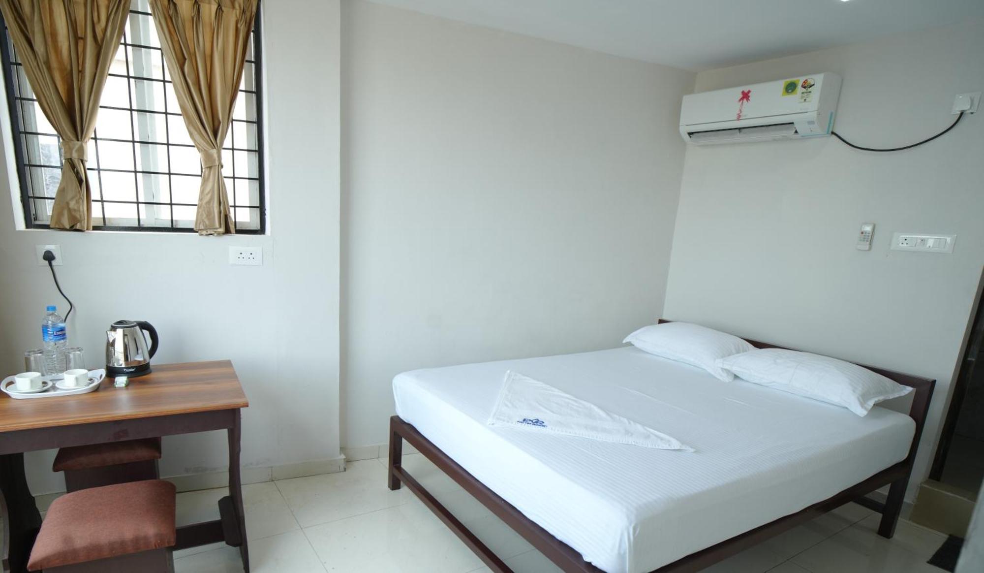 Hotel Port View Residency Pvr Nedumbassery Esterno foto