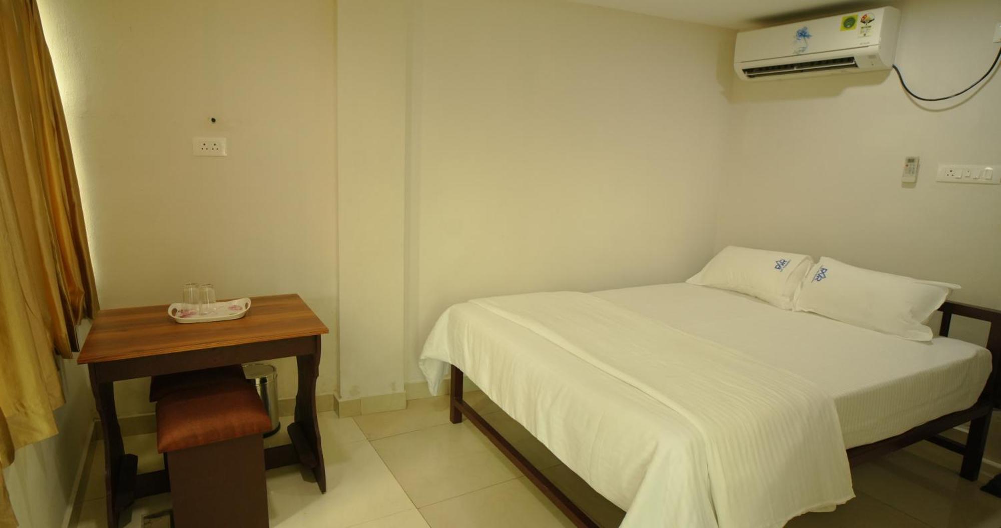 Hotel Port View Residency Pvr Nedumbassery Esterno foto