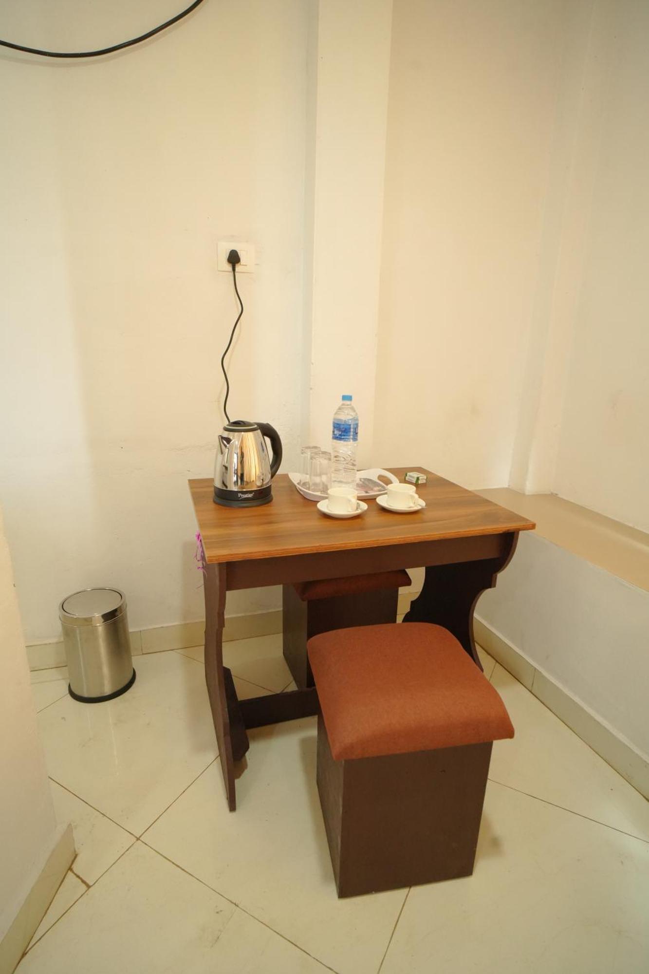 Hotel Port View Residency Pvr Nedumbassery Esterno foto