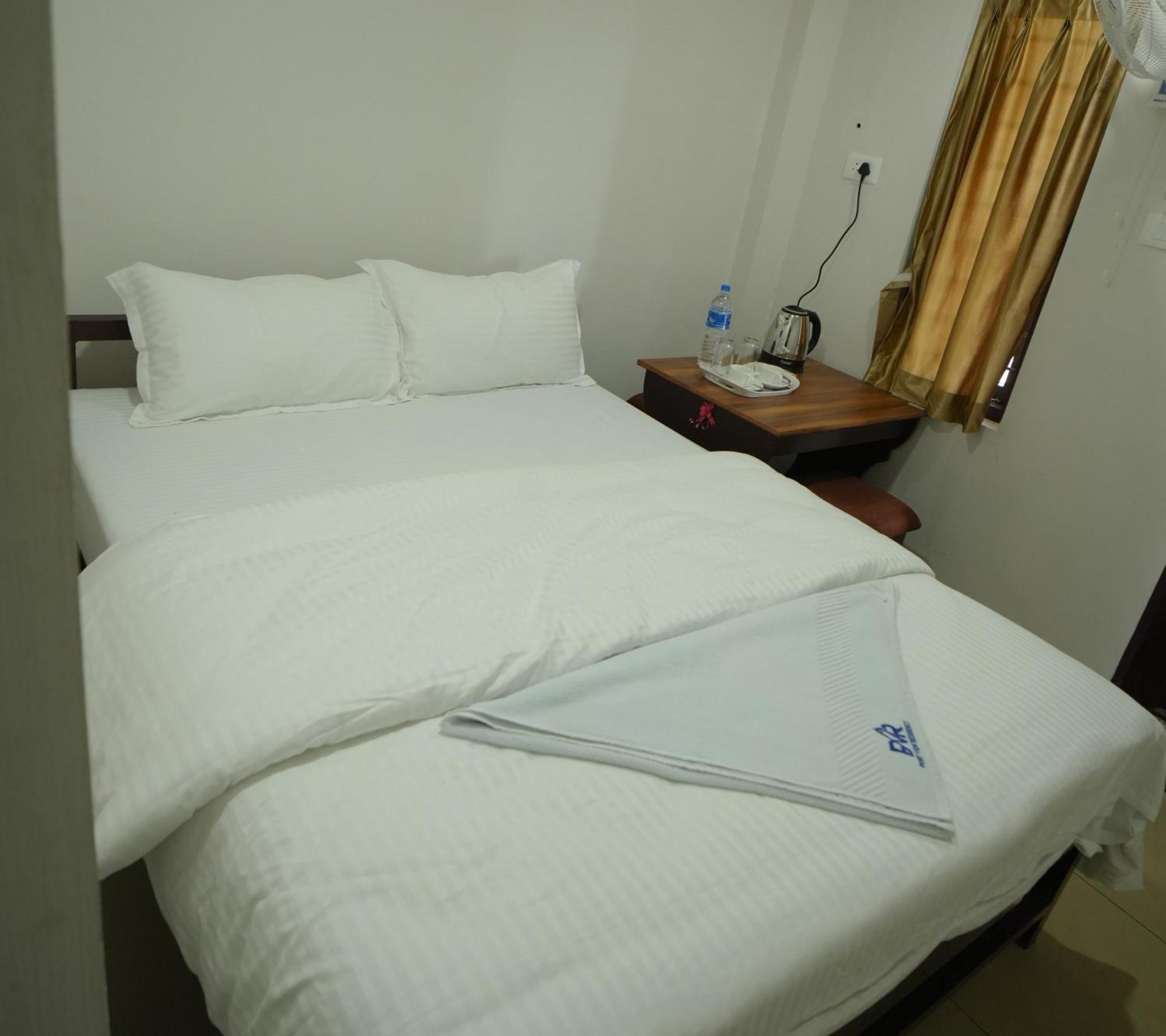 Hotel Port View Residency Pvr Nedumbassery Esterno foto