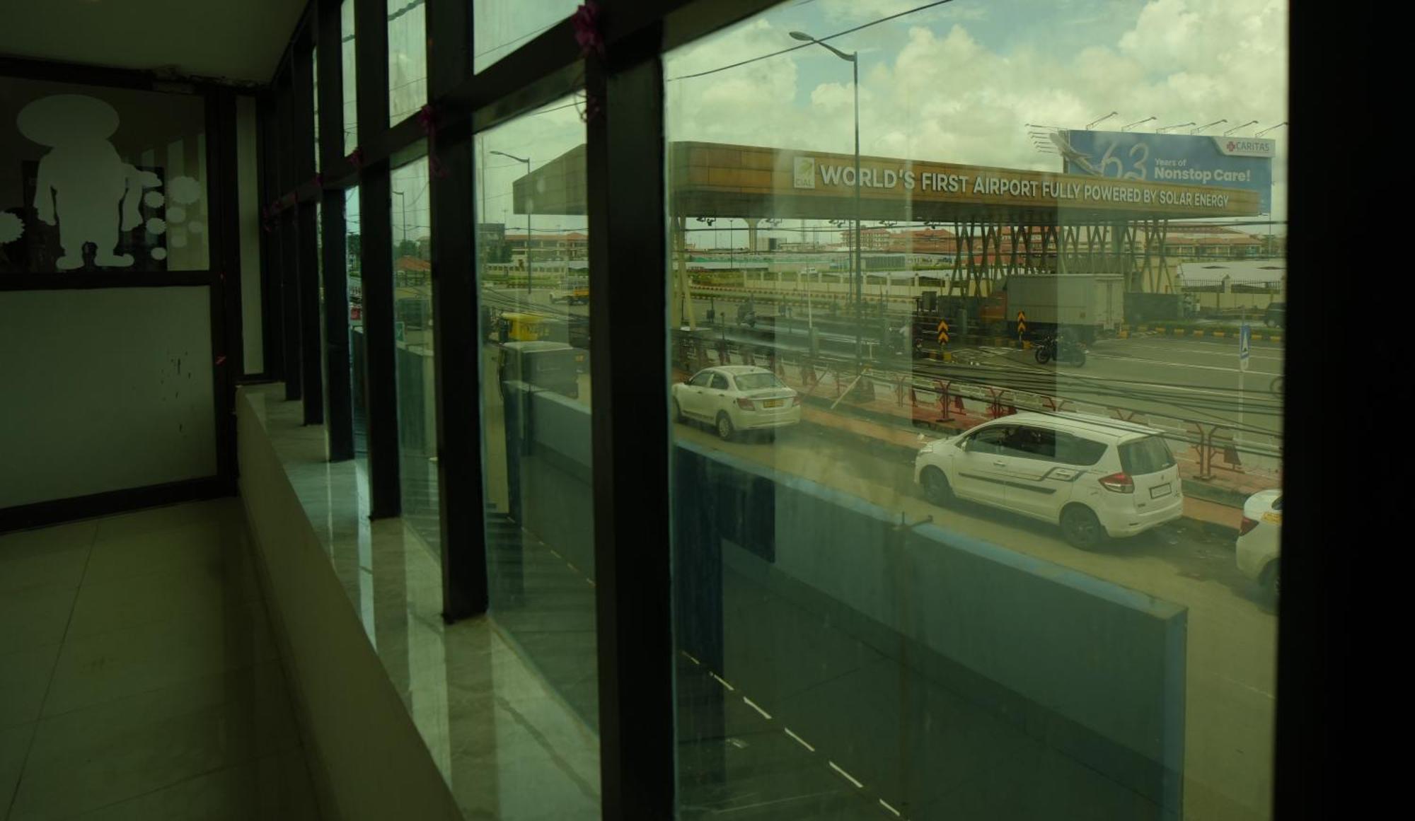 Hotel Port View Residency Pvr Nedumbassery Esterno foto